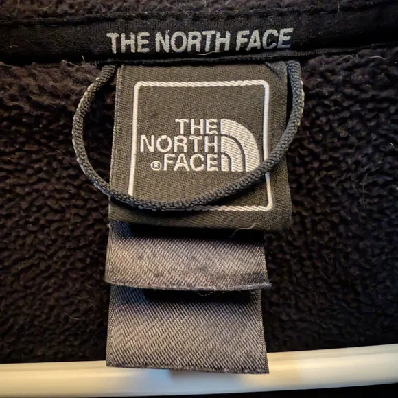 The North Face Classic Black Fleece Jacket - Picture 5 of 8